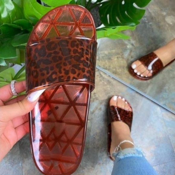 NEW! Hot-Girl-Summer Jelly Slides - Picture 2 of 4